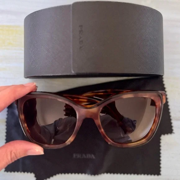 Prada Sunglasses NAK-6S1 - Picture 6 of 9